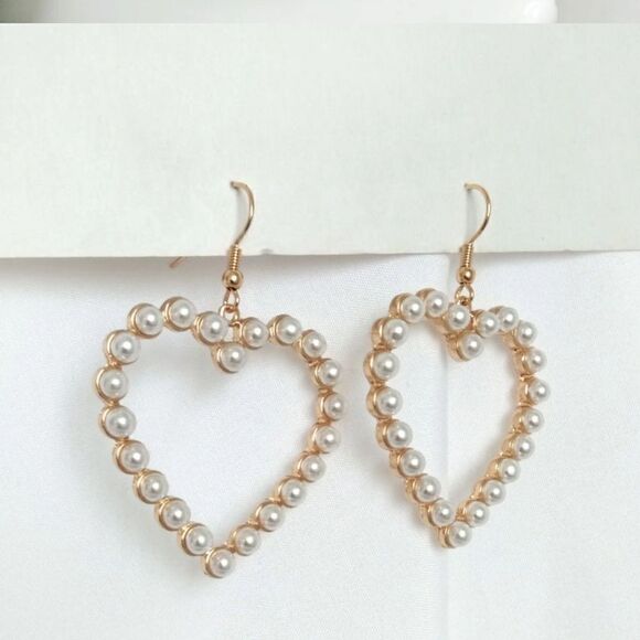 5/$25 HEART PEARL FAUX EARRINGS - Picture 3 of 13